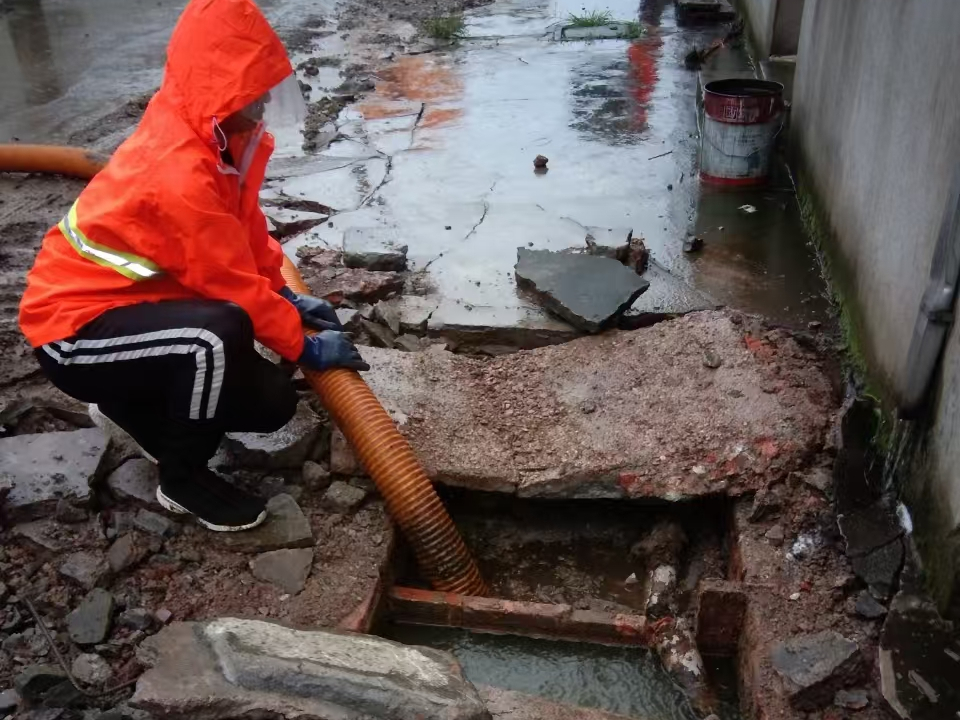 禹州专业清理污水池 炜誉市政以规范流程守护城市 “肠道”